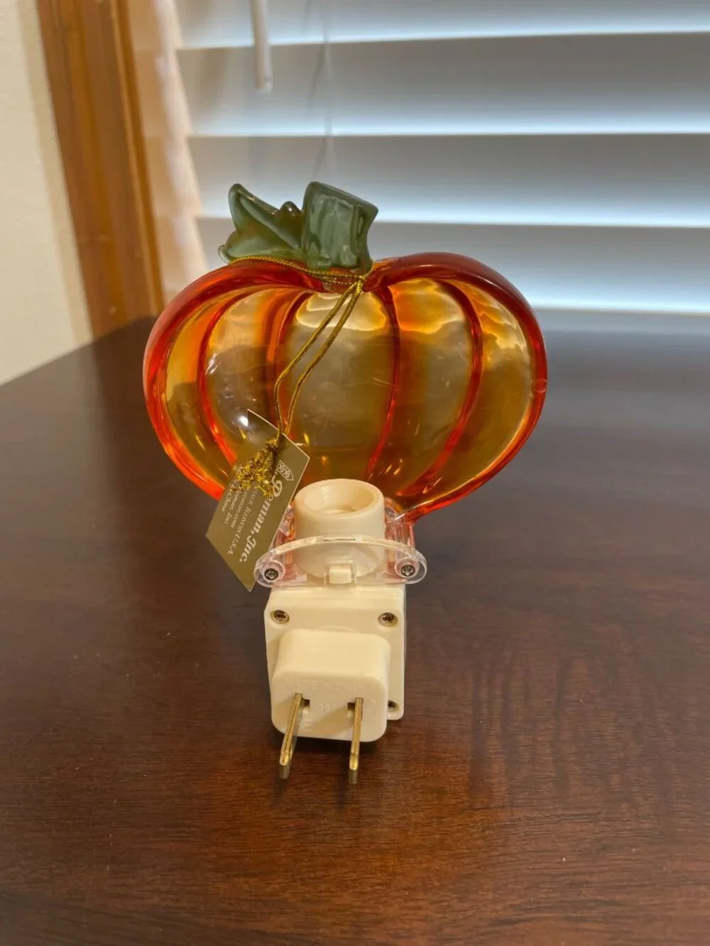 Vintage Roman, Inc. Translucent Pumpkin Night Light